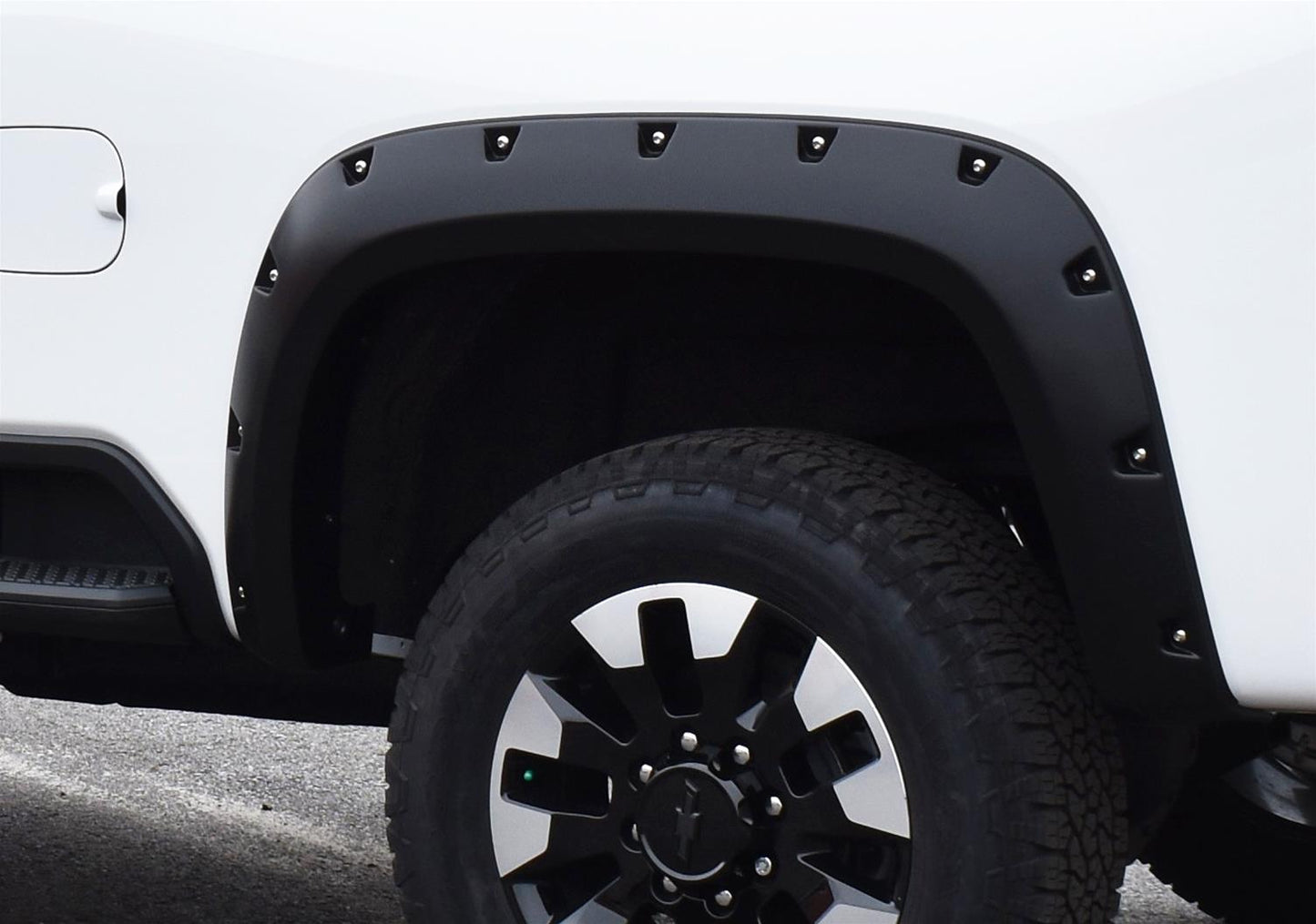 Bushwacker 19-21 Chevrolet Silverado 1500 Pocket Style Flares 4pc - Summit White - Mammoth Racing -
