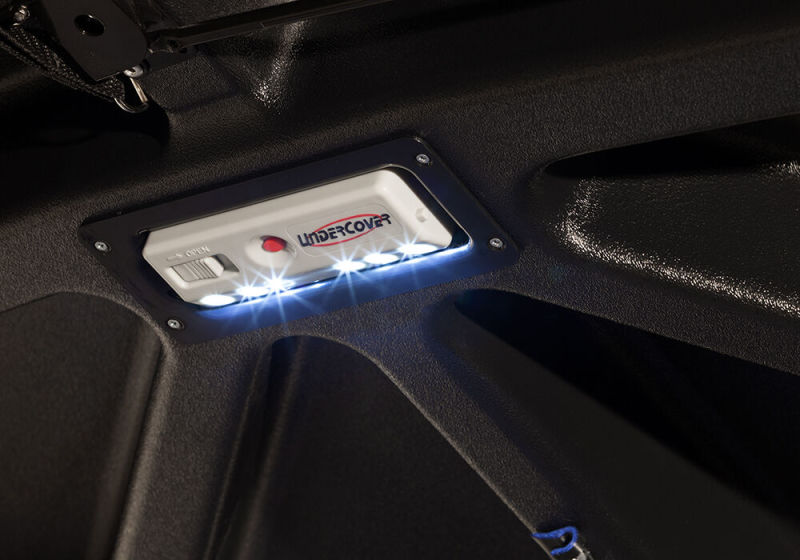 UnderCover 14-18 Chevy Silverado 1500 (19 Legacy) 5.8ft Elite Bed Cover - Black Textured - Mammoth Racing -