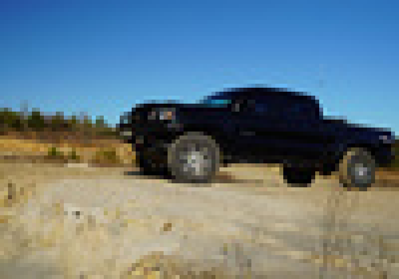 Superlift 05-20 Toyota Tacoma 4WD (Excl TRD Pro Models) - w/ King Shocks 3in Lift Kit - Mammoth Racing -