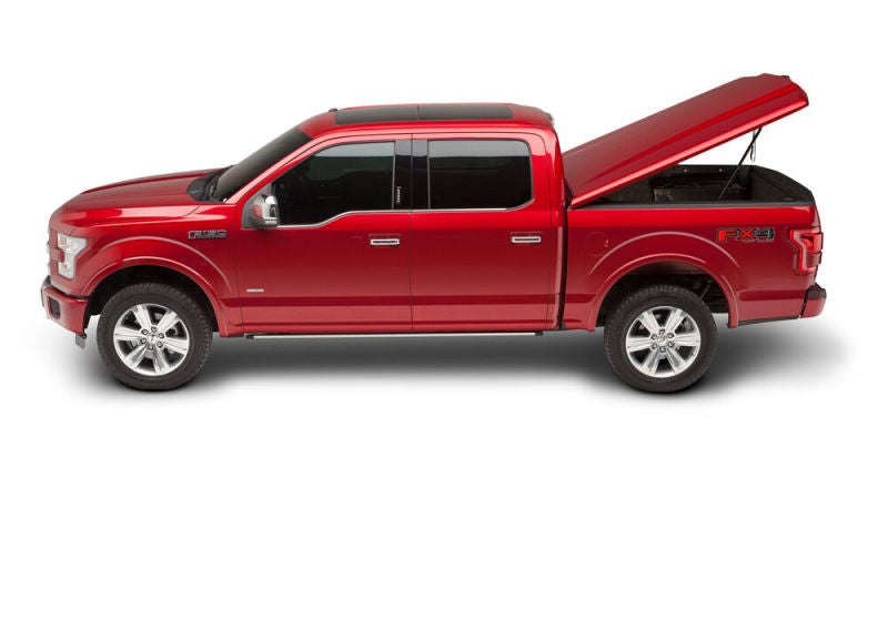 Undercover 2018 Chevy Silverado 1500 (19 Legacy) 5.8ft Elite LX Bed Cover - Glory Red - Mammoth Racing -