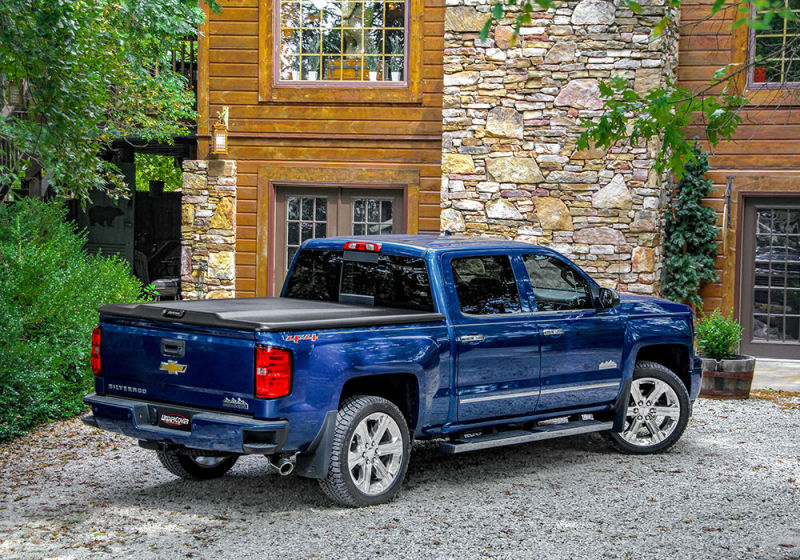 UnderCover 15-20 Chevy Colorado/GMC Canyon 5ft Elite Bed Cover - Black Textured - Mammoth Racing -