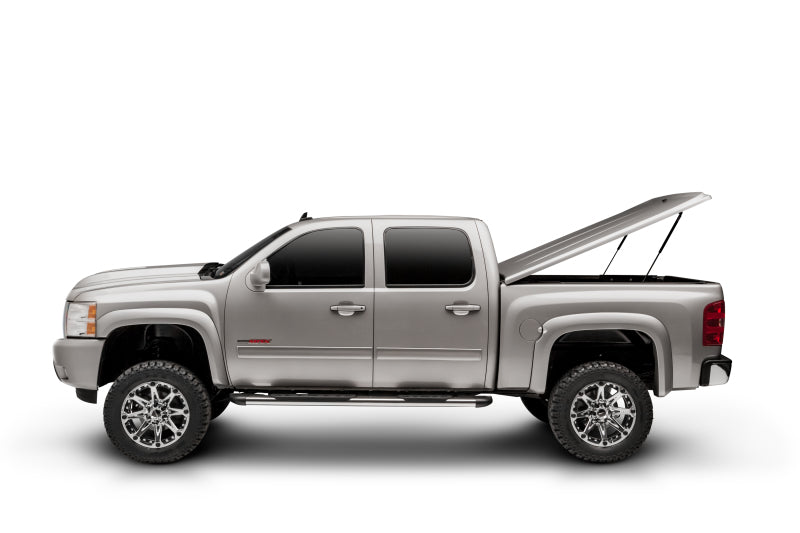 UnderCover 15-19 Chevy Colorado/GMC Canyon 5ft Lux Bed Cover - Silver Ice - Mammoth Racing -