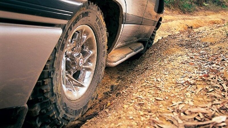 ARB Protection Step 100 Ser Coil Man - Mammoth Racing -