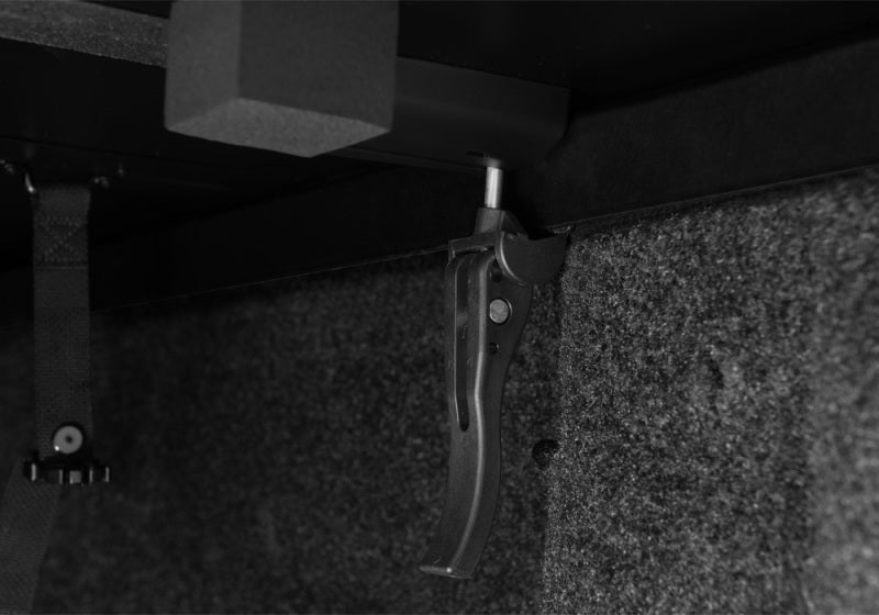 UnderCover 20-21 Jeep Gladiator 5ft Triad Bed Cover - Mammoth Racing -