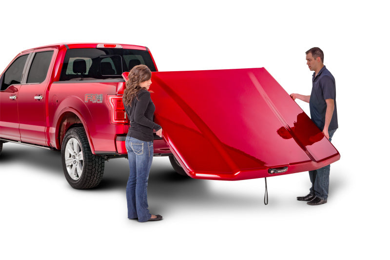 Undercover 2018 Chevy Silverado 1500 (19 Legacy) 5.8ft Elite LX Bed Cover - Glory Red - Mammoth Racing -
