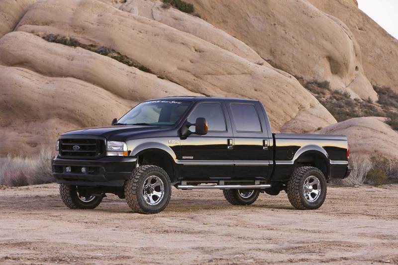 Fabtech 01-04 Ford F250/350 4WD 3.5in Spring Hanger w/Perf Shks - Mammoth Racing -