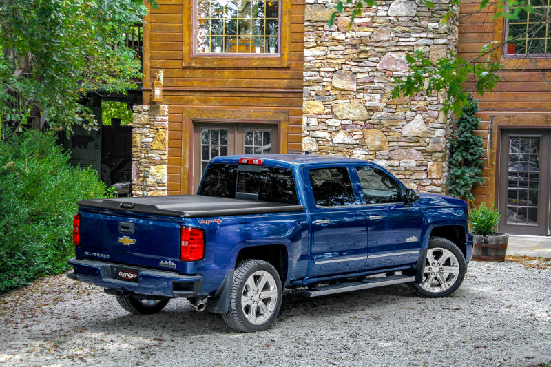 UnderCover 14-18 Chevy Silverado 1500 (19 Legacy) 5.8ft Elite Bed Cover - Black Textured - Mammoth Racing -