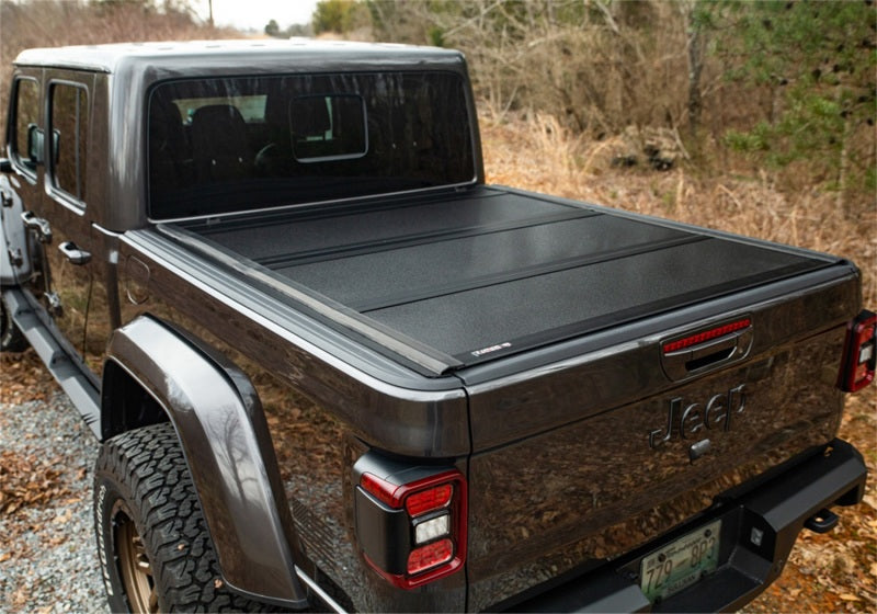 UnderCover 20-21 Jeep Gladiator 5ft Armor Flex Bed Cover - Mammoth Racing -