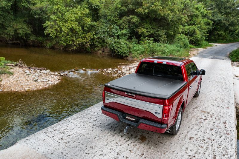 UnderCover 14-18 GMC Sierra 1500 (19 Limited) 6.5ft SE Bed Cover - Black Textured - Mammoth Racing -