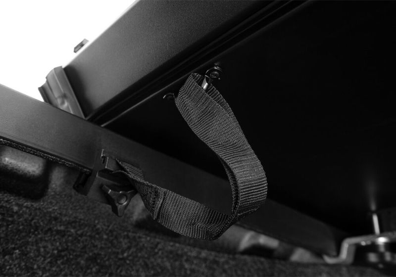 UnderCover 16-21 Toyota Tacoma Reg/Ext Cab 6ft Triad Bed Cover - Mammoth Racing -