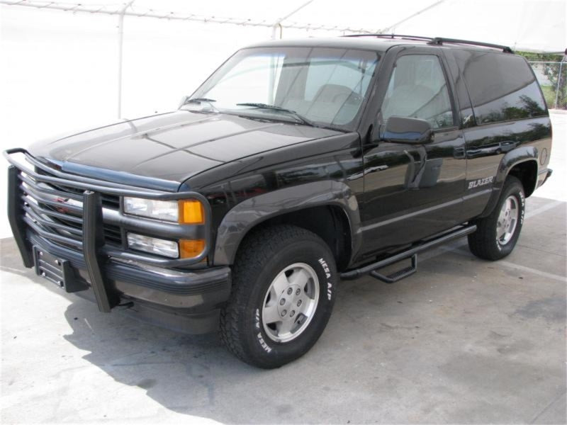 N-Fab Nerf Step 92-99 Chevy-GMC Tahoe/Yukon/Silverado(Mexico) SUV 2 Door - Gloss Black - W2W - 3in - Mammoth Racing -