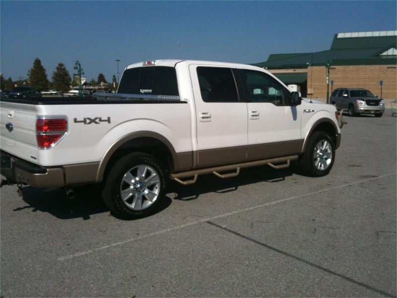 N-Fab Nerf Step 09-14 Ford F-150/Raptor/Lobo SuperCrew 5.5ft Bed - Gloss Black - Bed Access - 3in - Mammoth Racing -