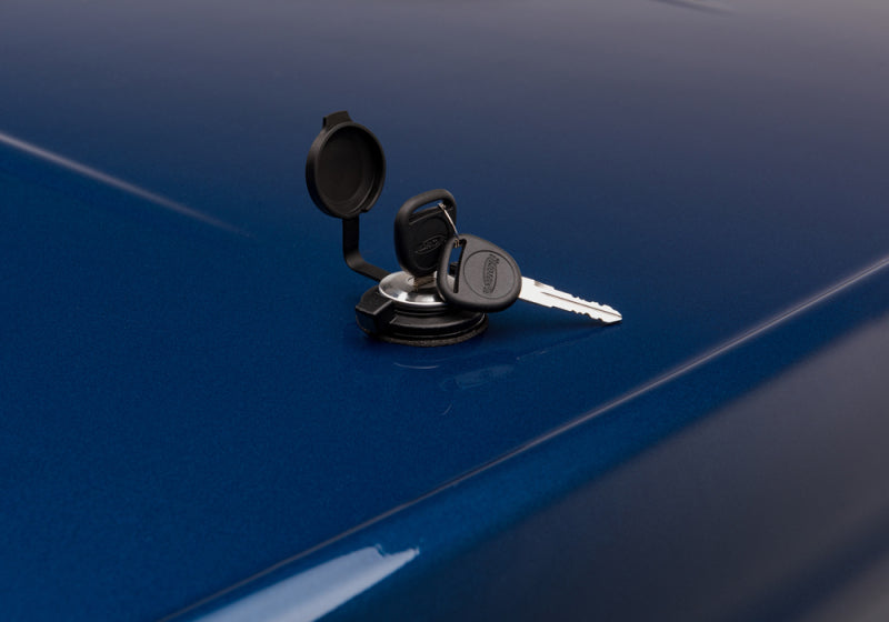 UnderCover 15-20 Chevy Colorado/GMC Canyon 6ft Lux Bed Cover - Black - Mammoth Racing -