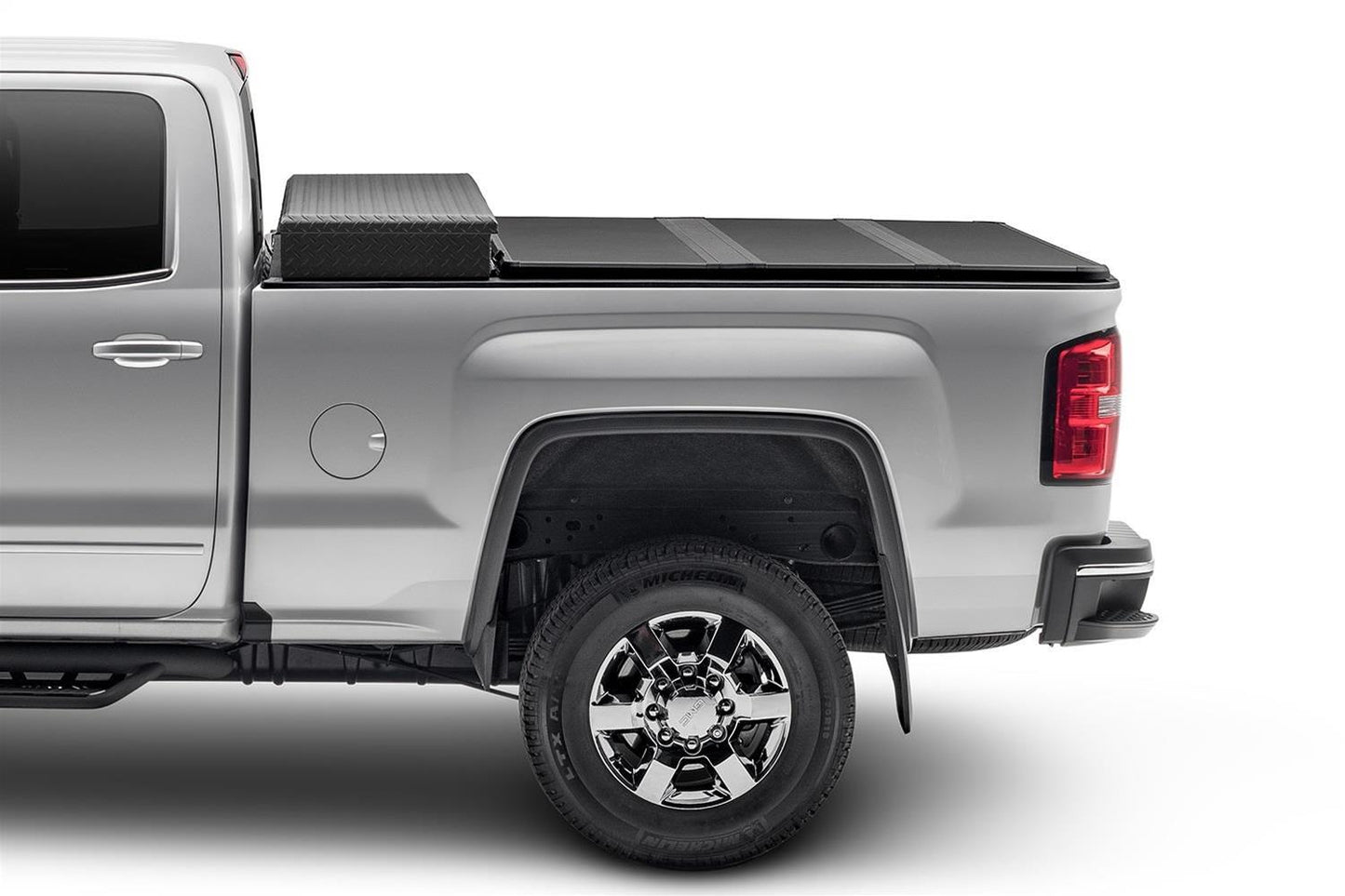 Extang 2020 Chevy/GMC Silverado/Sierra (6 ft 9 in) 2500hd/3500hd Solid Fold 2.0 Toolbox - Mammoth Racing -