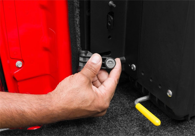 UnderCover 15-20 Ford F-150 Drivers Side SwingH1128-H1157 Case - Black Smooth - Mammoth Racing -