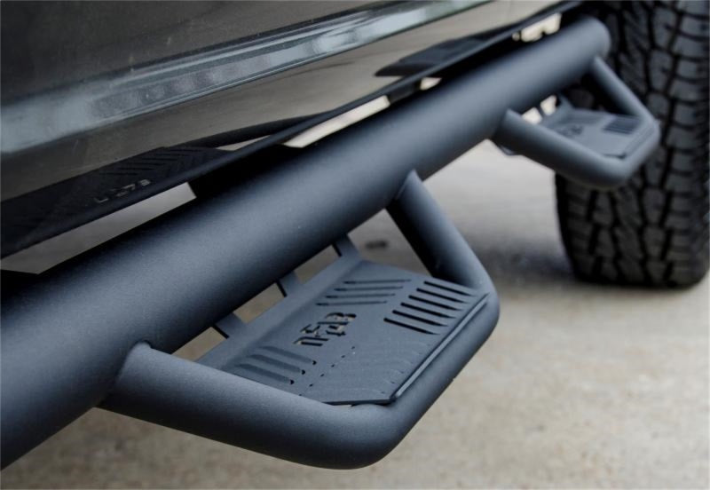 N-Fab Podium LG 17-18 Chevy/GMC 2500/3500 Crew Cab All Beds - Tex Black - 3in - Mammoth Racing -