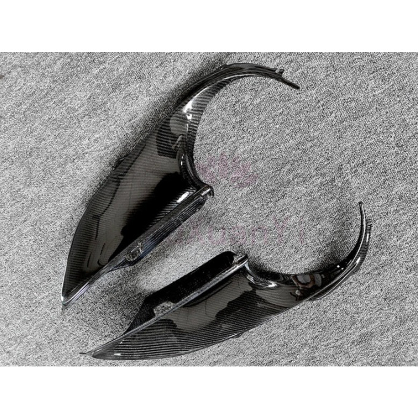 N Style Carbon Fiber Rear Fog Tail Light Surround Cover for Ferrari 488 GTB / Spider